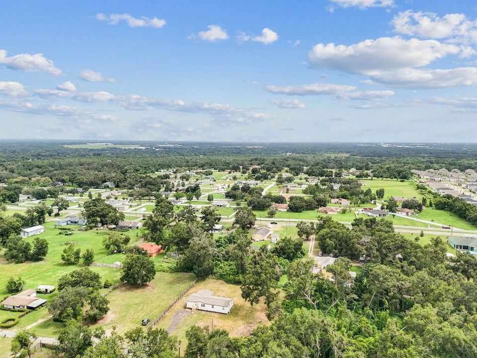 Под контрактом: $349,996 (5 спален, 2 ванн, 2094 Квадратных фут)