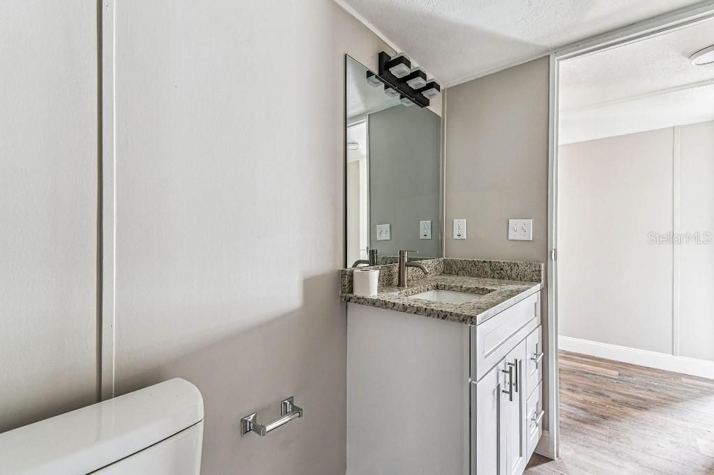 Под контрактом: $349,996 (5 спален, 2 ванн, 2094 Квадратных фут)