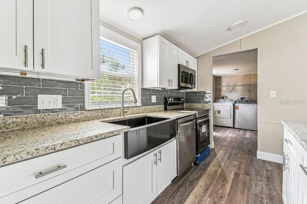 Под контрактом: $349,996 (5 спален, 2 ванн, 2094 Квадратных фут)