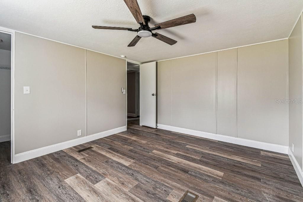 Под контрактом: $349,996 (5 спален, 2 ванн, 2094 Квадратных фут)