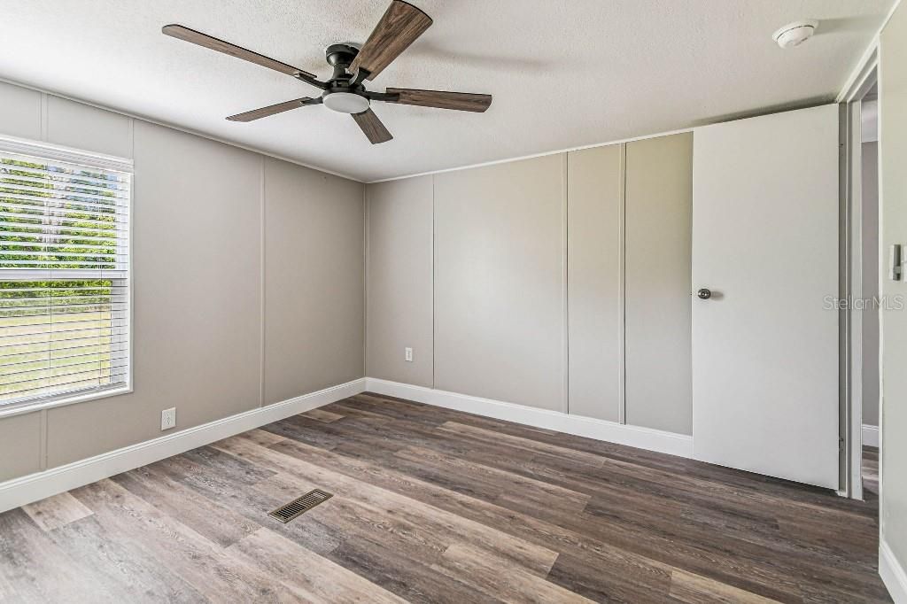 Под контрактом: $349,996 (5 спален, 2 ванн, 2094 Квадратных фут)