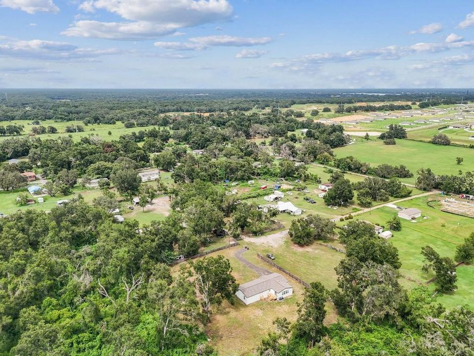 Под контрактом: $349,996 (5 спален, 2 ванн, 2094 Квадратных фут)