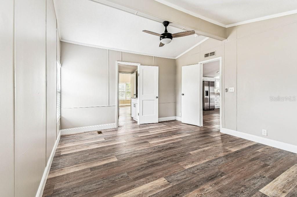 Под контрактом: $349,996 (5 спален, 2 ванн, 2094 Квадратных фут)