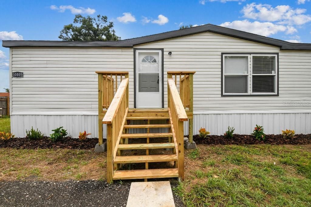 Под контрактом: $349,996 (5 спален, 2 ванн, 2094 Квадратных фут)