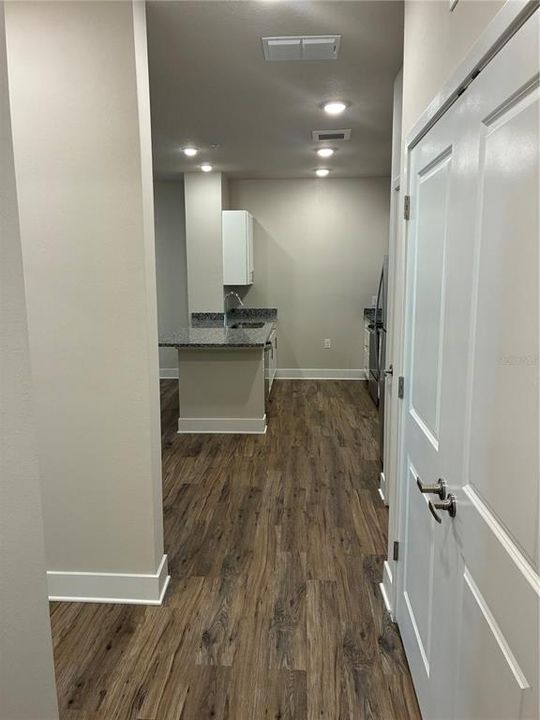 For Rent: $1,495 (1 beds, 1 baths, 871 Square Feet)