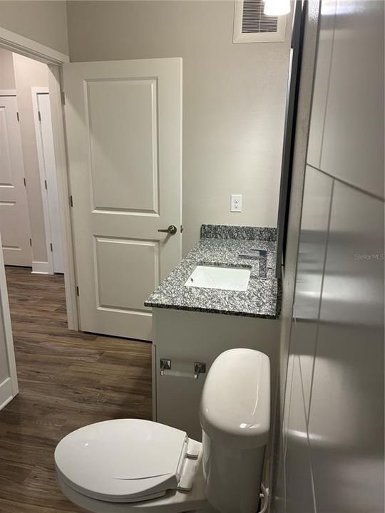 For Rent: $1,495 (1 beds, 1 baths, 871 Square Feet)