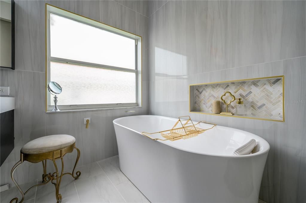 For Sale: $1,490,000 (5 beds, 4 baths, 4309 Square Feet)