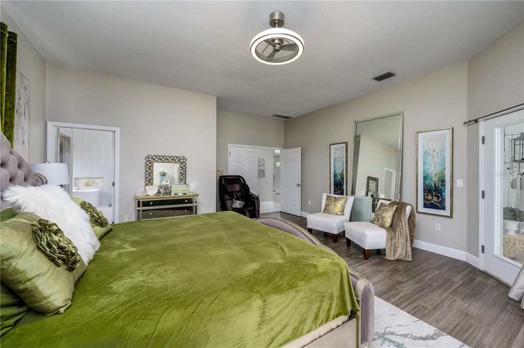 For Sale: $1,490,000 (5 beds, 4 baths, 4309 Square Feet)