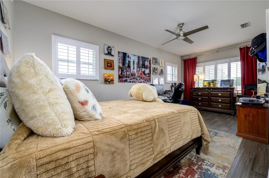 For Sale: $1,490,000 (5 beds, 4 baths, 4309 Square Feet)