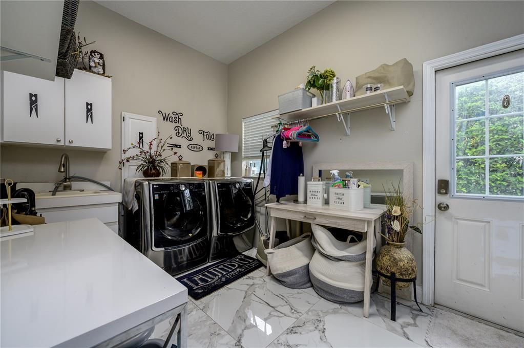 For Sale: $1,490,000 (5 beds, 4 baths, 4309 Square Feet)