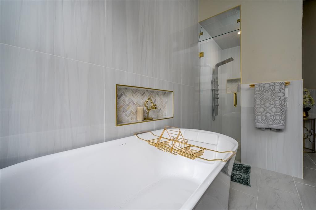 For Sale: $1,490,000 (5 beds, 4 baths, 4309 Square Feet)