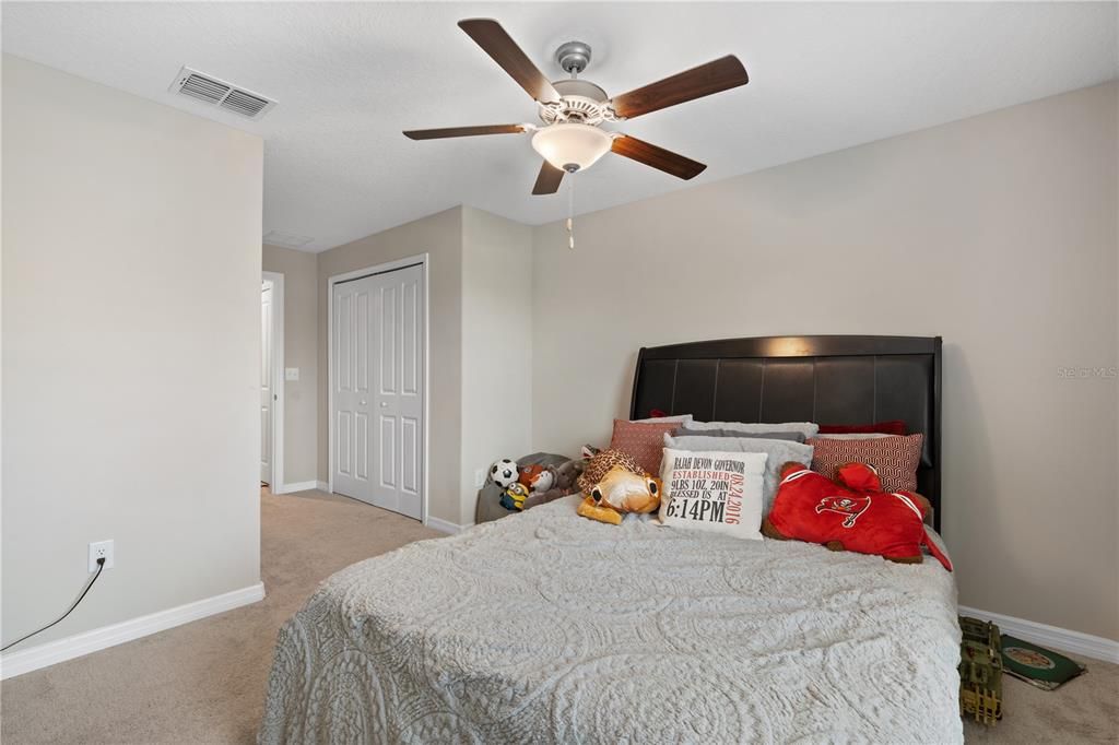 На продажу: $269,000 (3 спален, 2 ванн, 1796 Квадратных фут)