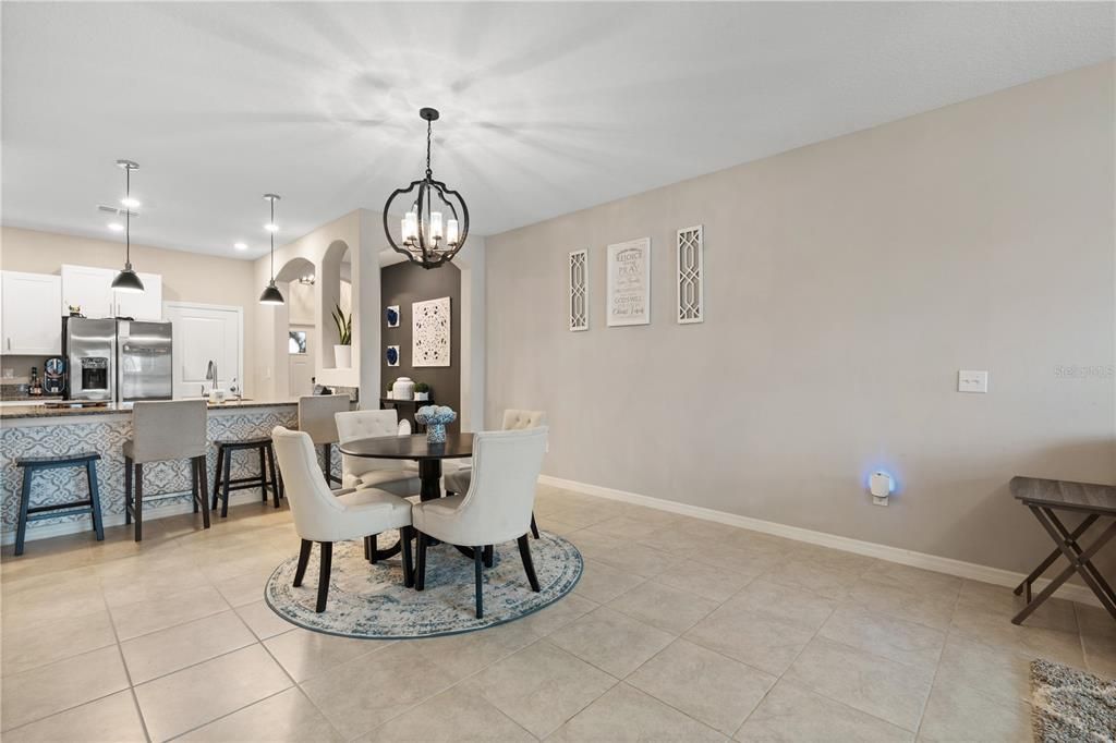 На продажу: $269,000 (3 спален, 2 ванн, 1796 Квадратных фут)