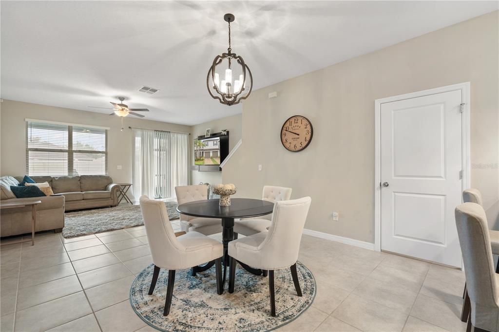 На продажу: $269,000 (3 спален, 2 ванн, 1796 Квадратных фут)