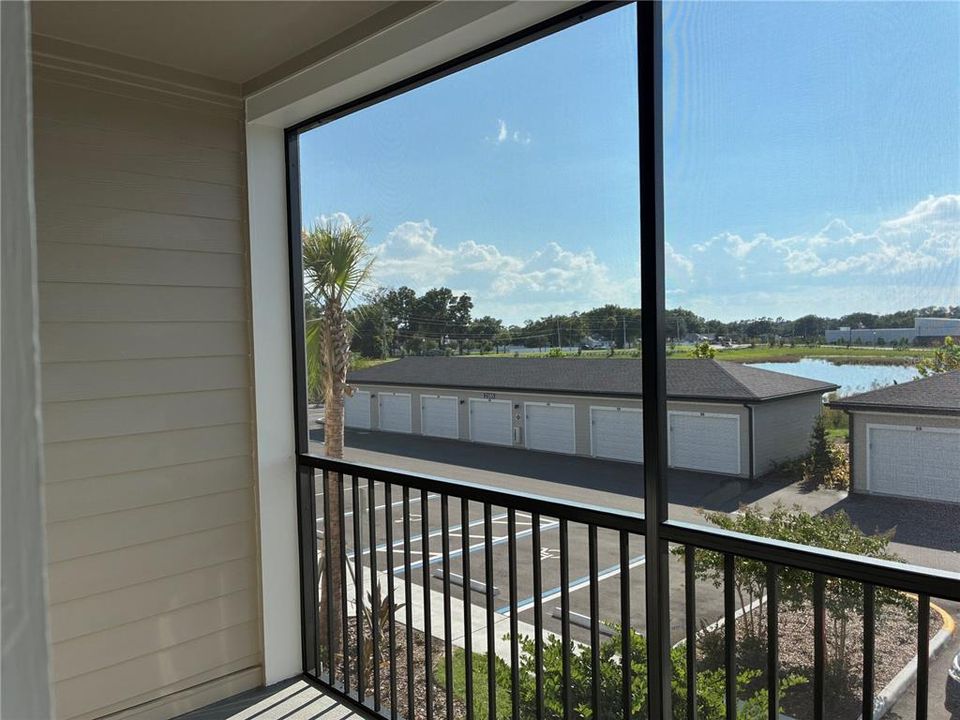 For Rent: $1,560 (1 beds, 1 baths, 963 Square Feet)