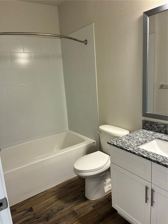 For Rent: $1,560 (1 beds, 1 baths, 963 Square Feet)