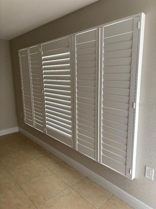 出租: $3,760 (3 贝兹, 2 浴室, 1371 平方英尺)