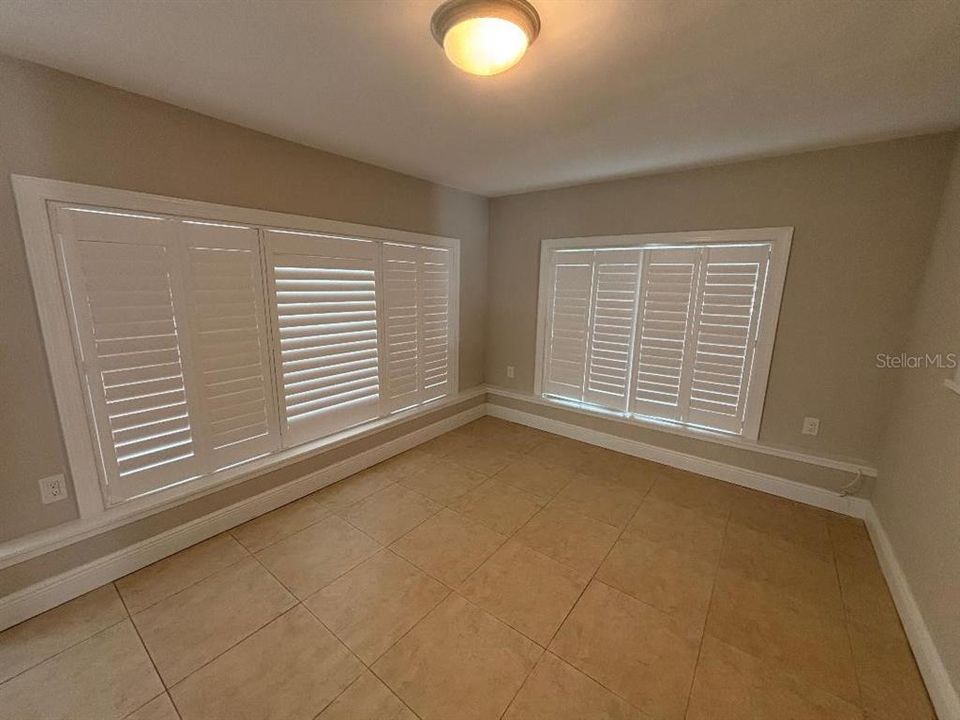 出租: $3,760 (3 贝兹, 2 浴室, 1371 平方英尺)