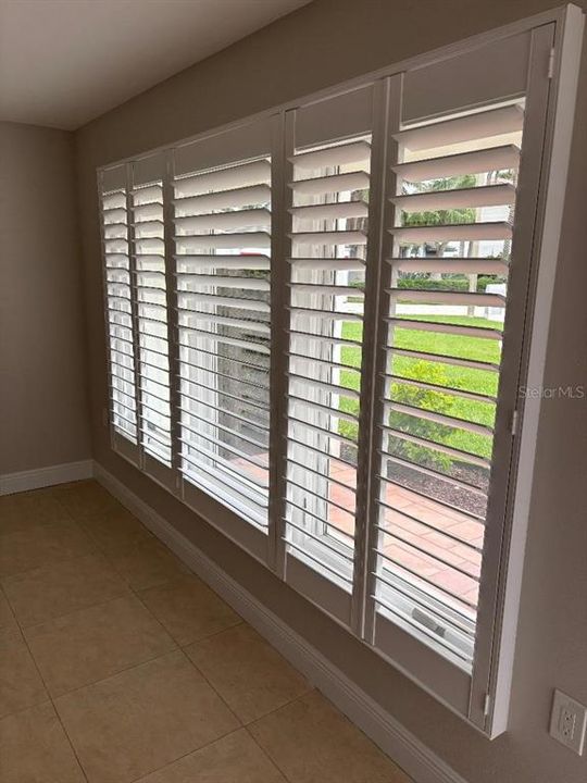 出租: $3,760 (3 贝兹, 2 浴室, 1371 平方英尺)