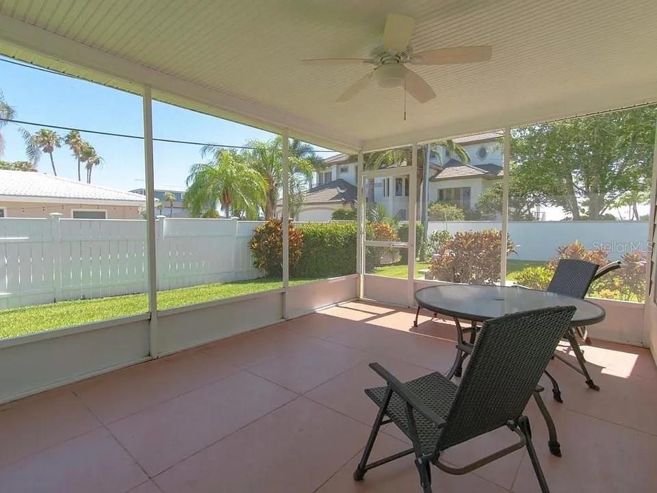 出租: $3,760 (3 贝兹, 2 浴室, 1371 平方英尺)