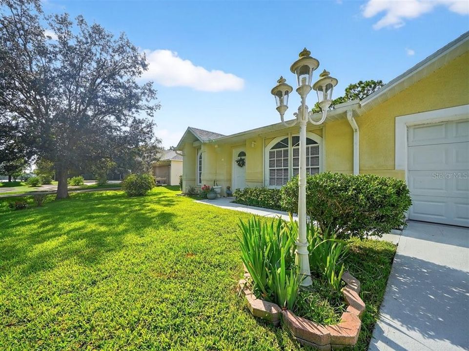 合同活跃: $310,000 (3 贝兹, 2 浴室, 1192 平方英尺)