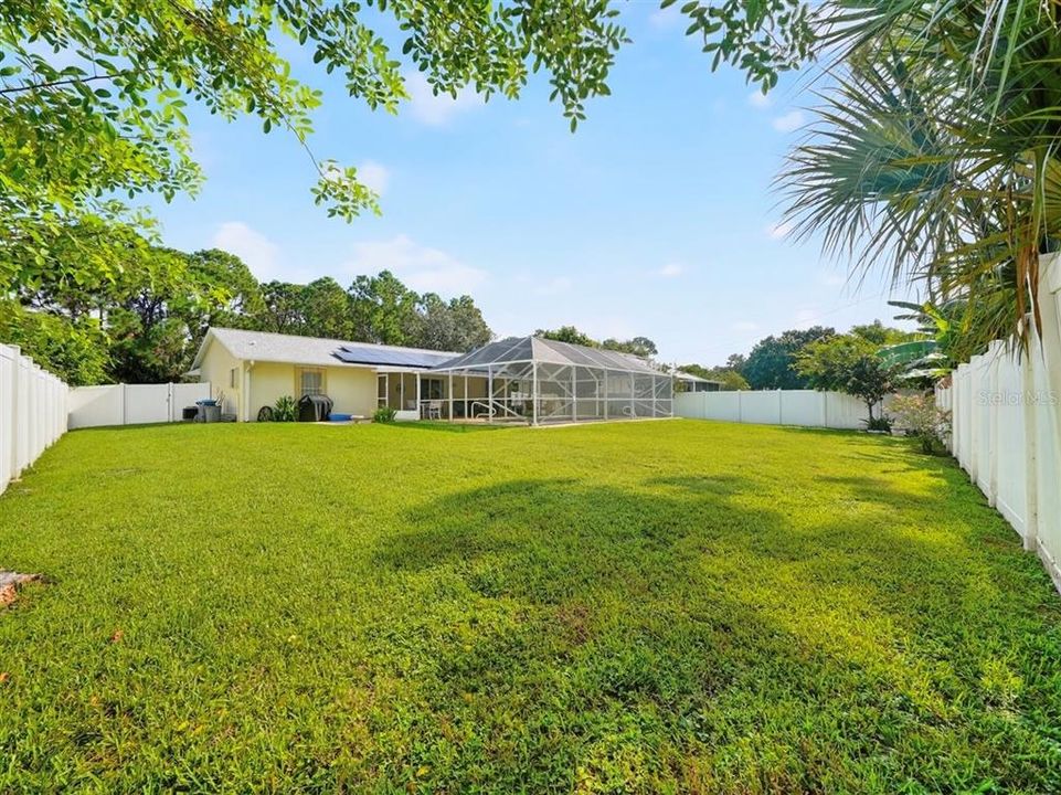 合同活跃: $310,000 (3 贝兹, 2 浴室, 1192 平方英尺)