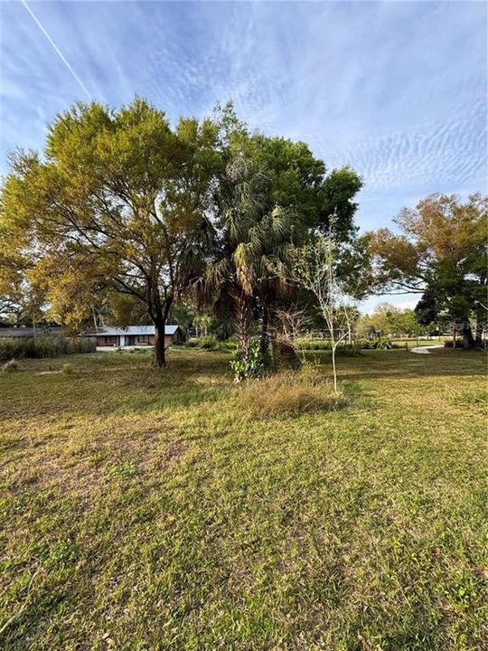 На продажу: $749,000 (0.66 acres)