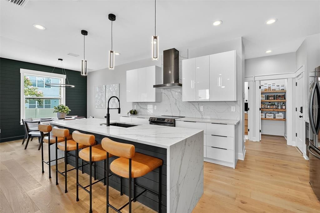 Active With Contract: $899,900 (5 beds, 3 baths, 3152 Square Feet)