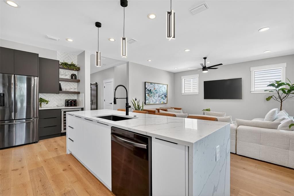 Active With Contract: $899,900 (5 beds, 3 baths, 3152 Square Feet)