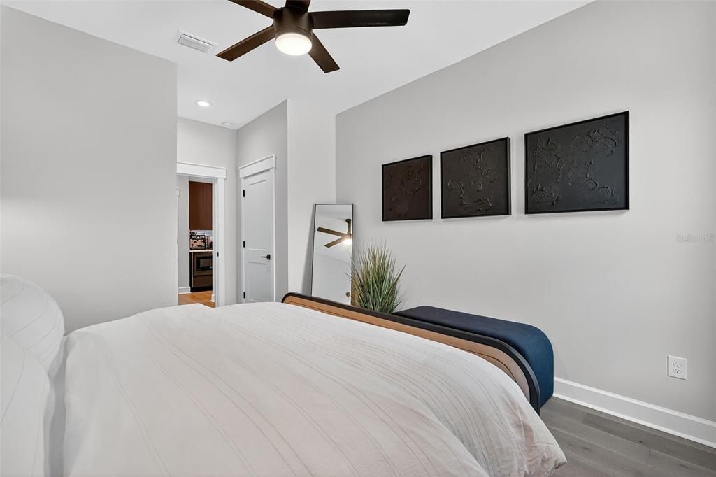 Active With Contract: $899,900 (5 beds, 3 baths, 3152 Square Feet)