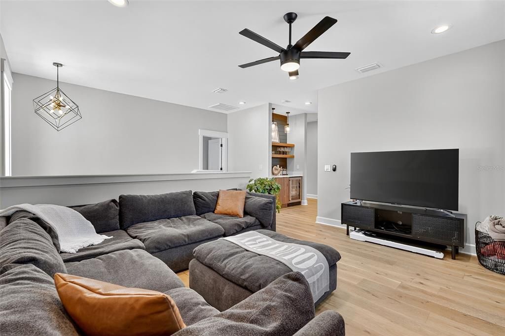 Active With Contract: $899,900 (5 beds, 3 baths, 3152 Square Feet)