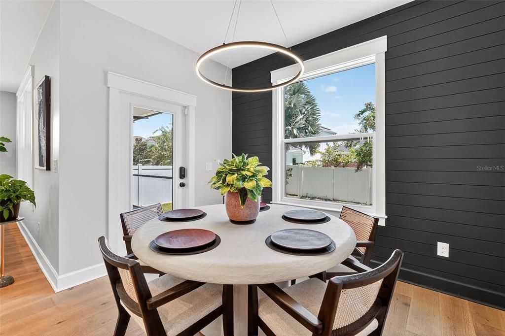 Active With Contract: $899,900 (5 beds, 3 baths, 3152 Square Feet)