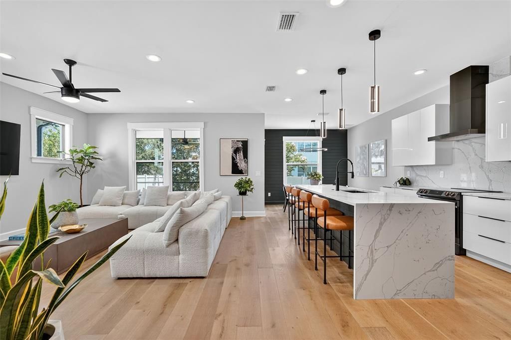 Active With Contract: $899,900 (5 beds, 3 baths, 3152 Square Feet)