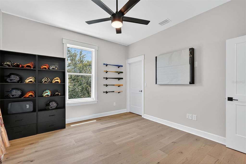 Active With Contract: $899,900 (5 beds, 3 baths, 3152 Square Feet)