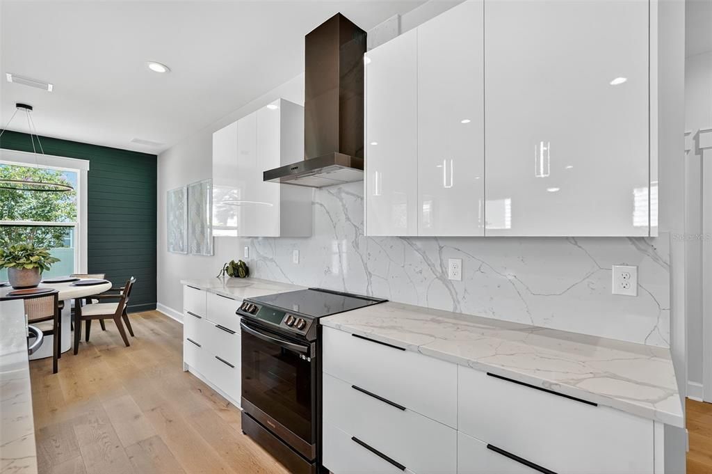 Active With Contract: $899,900 (5 beds, 3 baths, 3152 Square Feet)