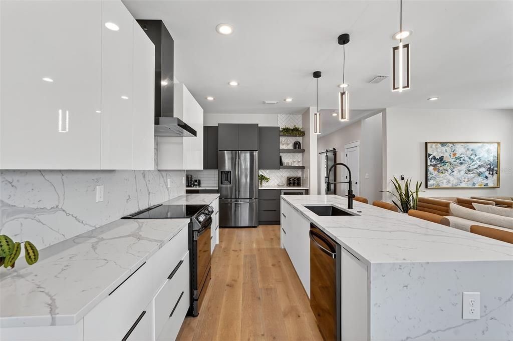 Active With Contract: $899,900 (5 beds, 3 baths, 3152 Square Feet)