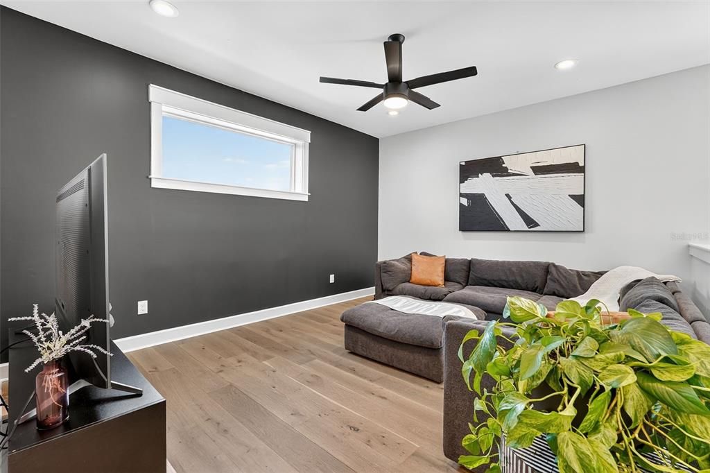 Active With Contract: $899,900 (5 beds, 3 baths, 3152 Square Feet)