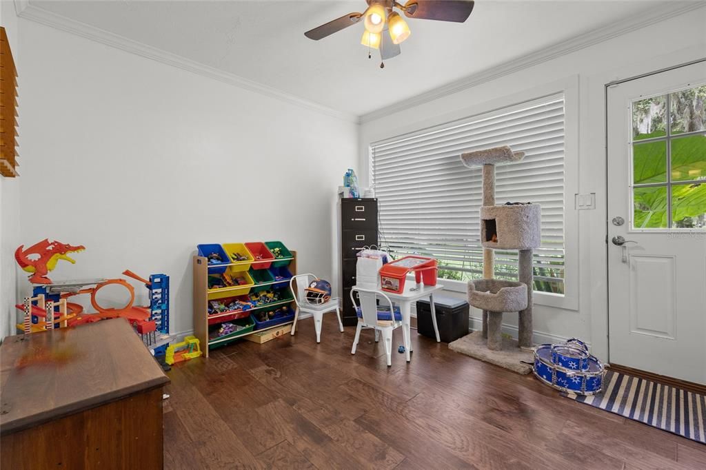 For Sale: $849,900 (5 beds, 4 baths, 4608 Square Feet)