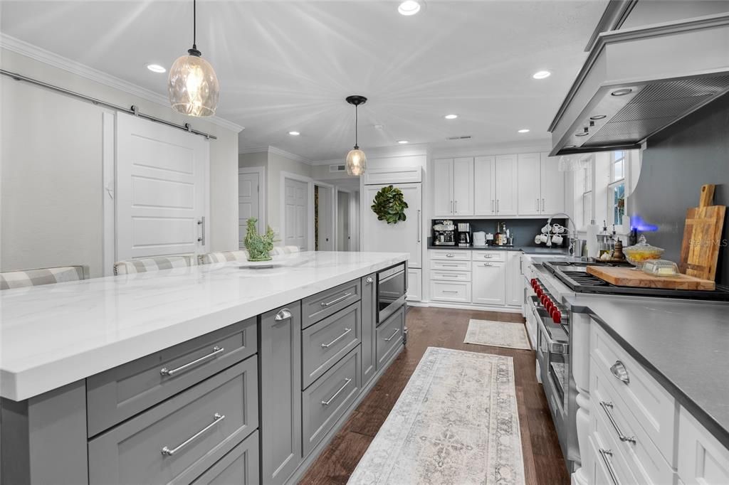 For Sale: $849,900 (5 beds, 4 baths, 4608 Square Feet)