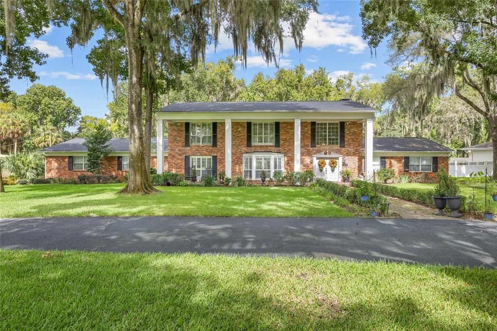 For Sale: $849,900 (5 beds, 4 baths, 4608 Square Feet)