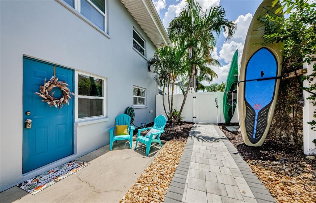 Recently Rented: $1,850 (2 beds, 1 baths, 900 Square Feet)