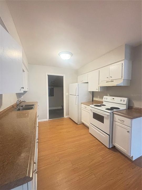 For Rent: $1,395 (3 beds, 1 baths, 950 Square Feet)