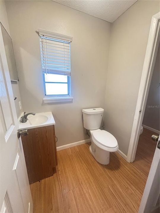 For Rent: $1,395 (3 beds, 1 baths, 950 Square Feet)