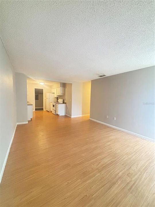 For Rent: $1,395 (3 beds, 1 baths, 950 Square Feet)