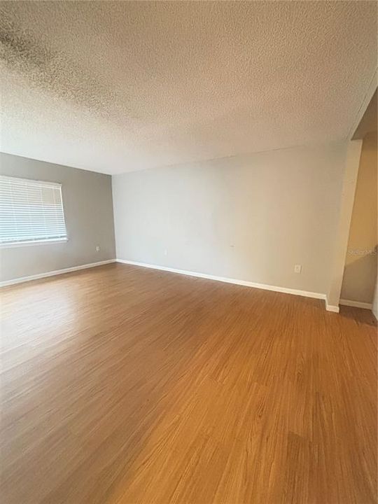 For Rent: $1,395 (3 beds, 1 baths, 950 Square Feet)