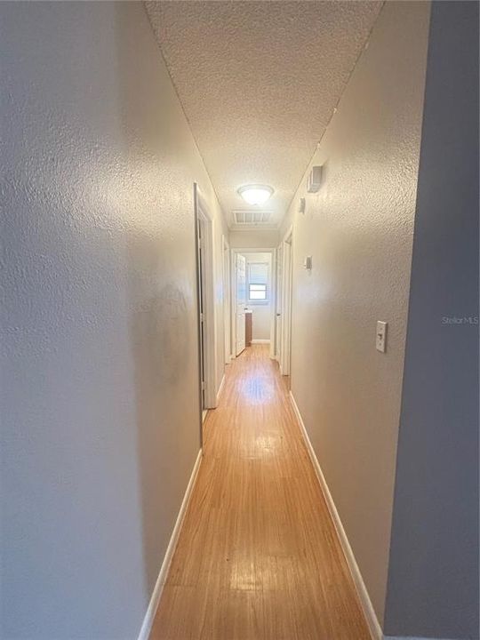 For Rent: $1,395 (3 beds, 1 baths, 950 Square Feet)