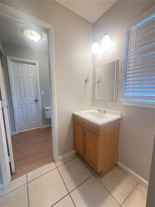 For Rent: $1,395 (3 beds, 1 baths, 950 Square Feet)