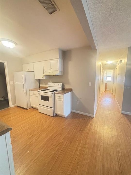 For Rent: $1,395 (3 beds, 1 baths, 950 Square Feet)