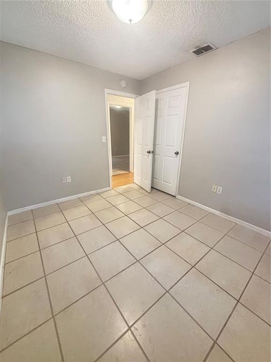 For Rent: $1,395 (3 beds, 1 baths, 950 Square Feet)