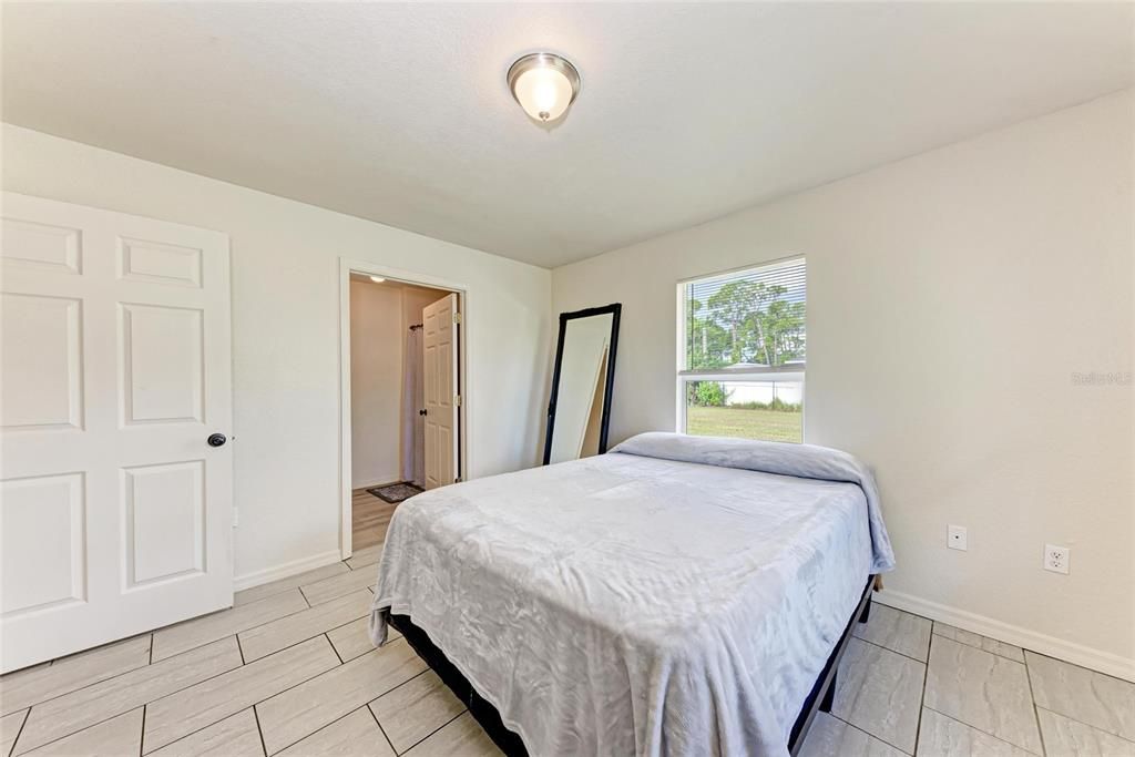 Active With Contract: $222,400 (3 beds, 2 baths, 1088 Square Feet)